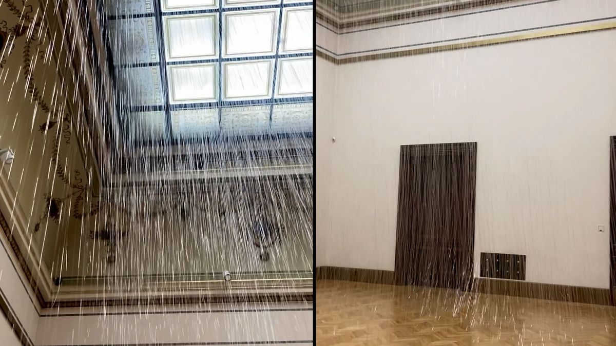 Výstava v Galerii Rudolfinum: To nejsou tkaničky, ale déšť